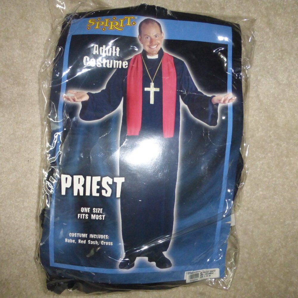 SPIRIT HALLOWEEN Men's Priest costume